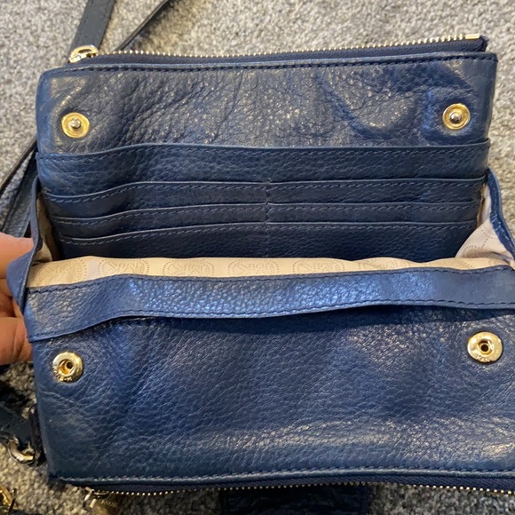 Michael Kor’s purse - Picture 4 of 8